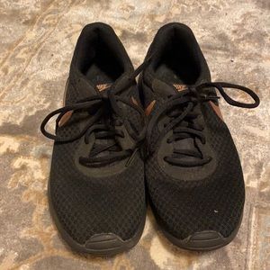 Nike Tennis Shoes